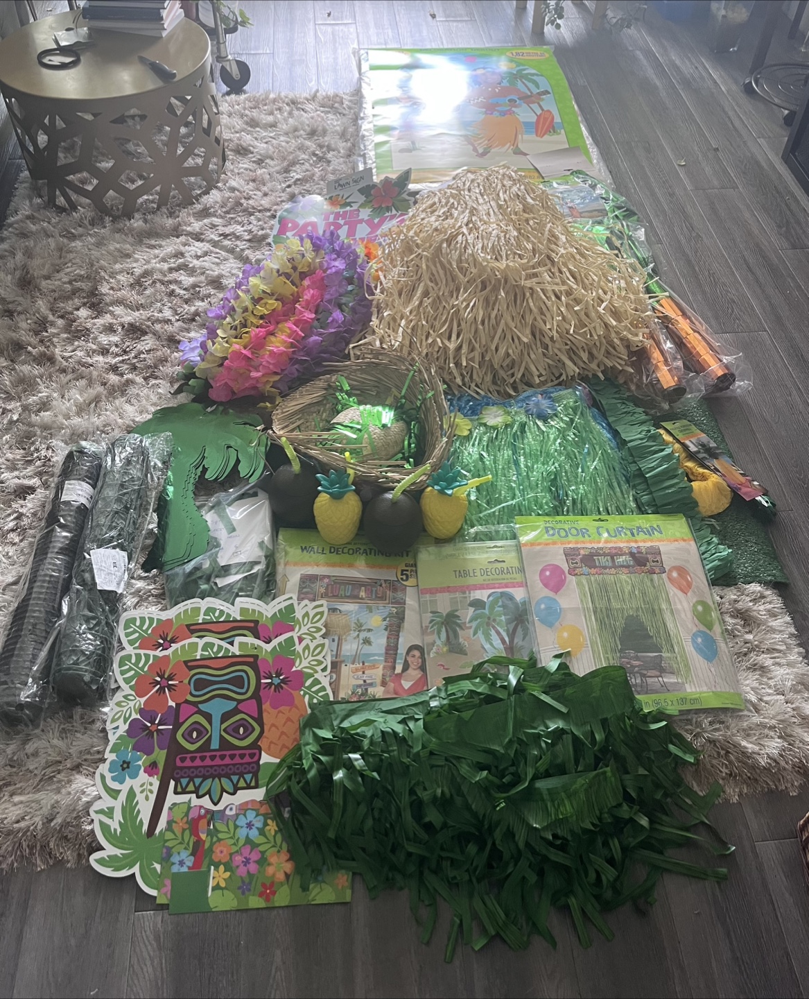 Luau Party Decorating Kit - See description - photo 2