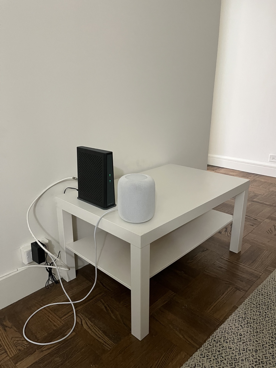 White coffee table - photo 3