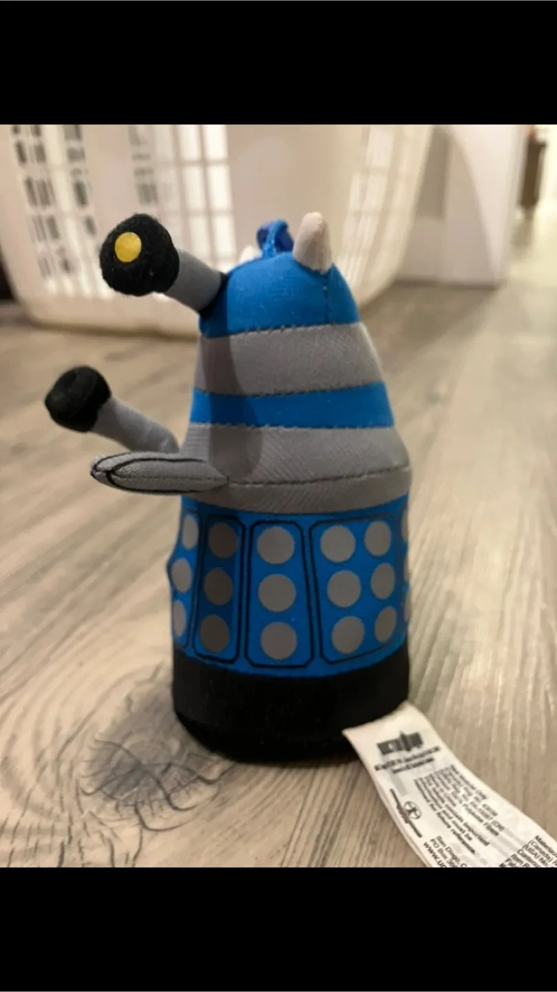 Dalek Doctor Who Plush Toy Keychain w Working Voicebox thumbnail