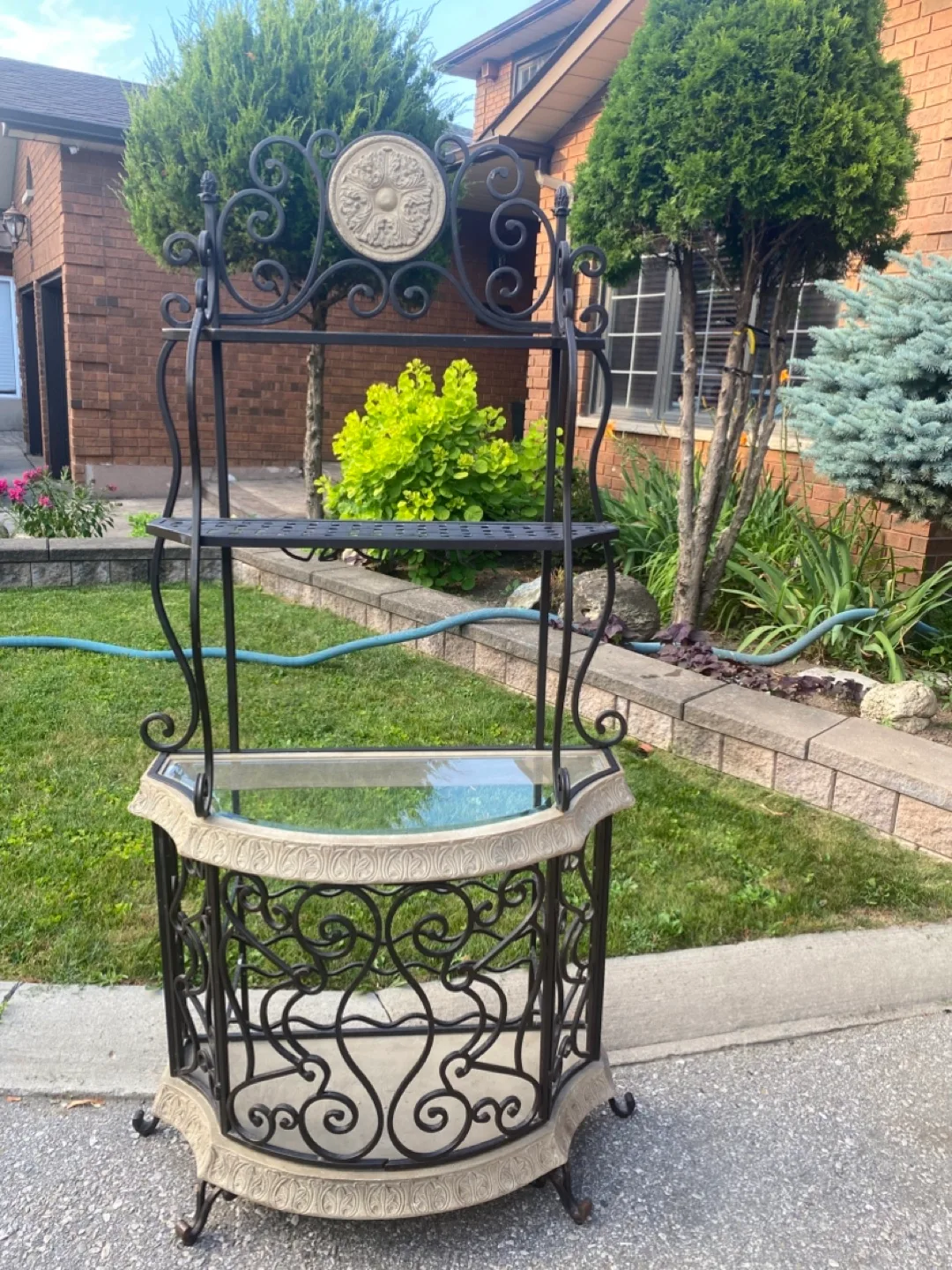 Metal & Glass Display Shelf Unit image indicator(2)