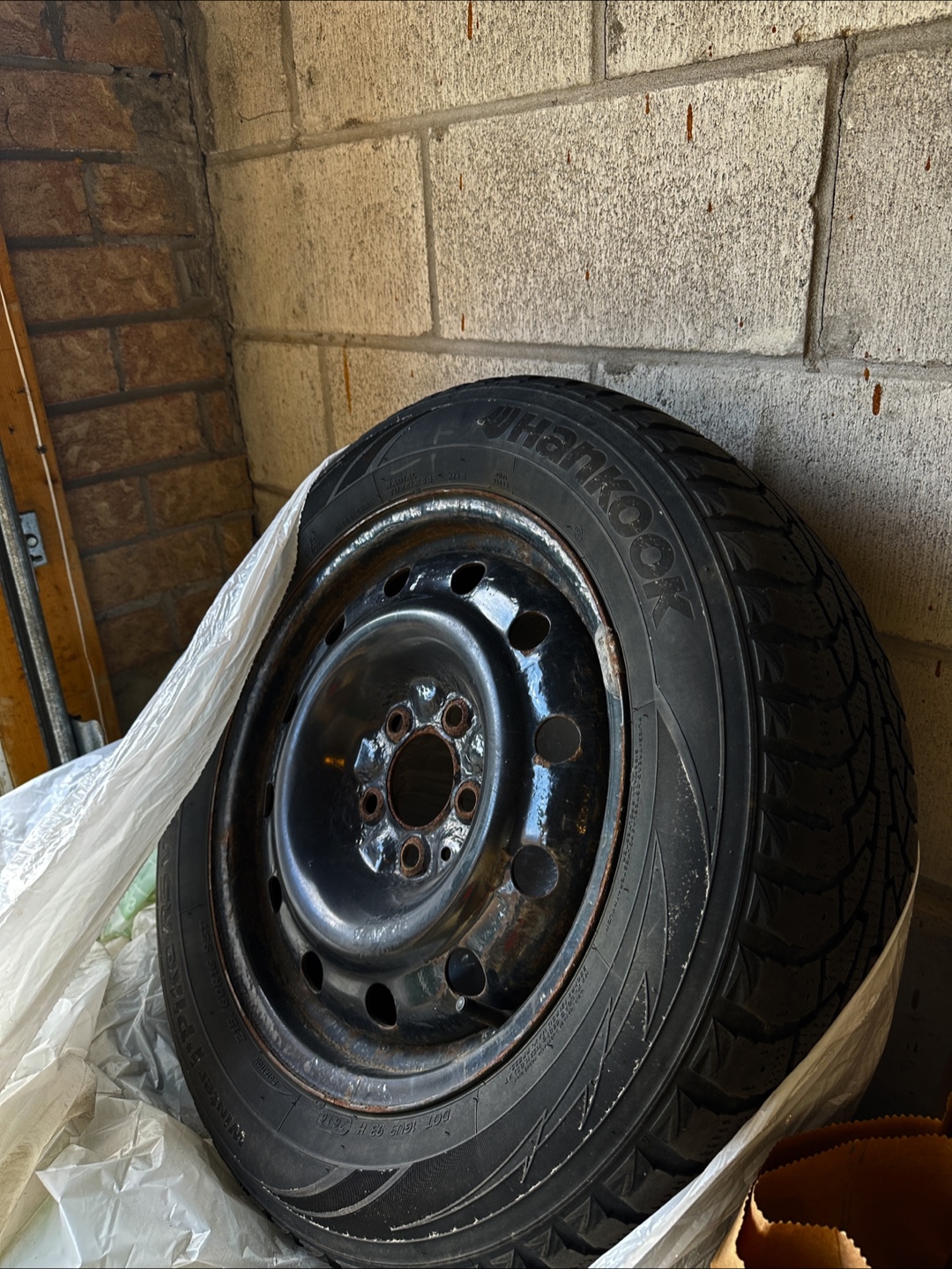 Hankook iPike RSV Winter Tires - Set of 4 - 215/60R16