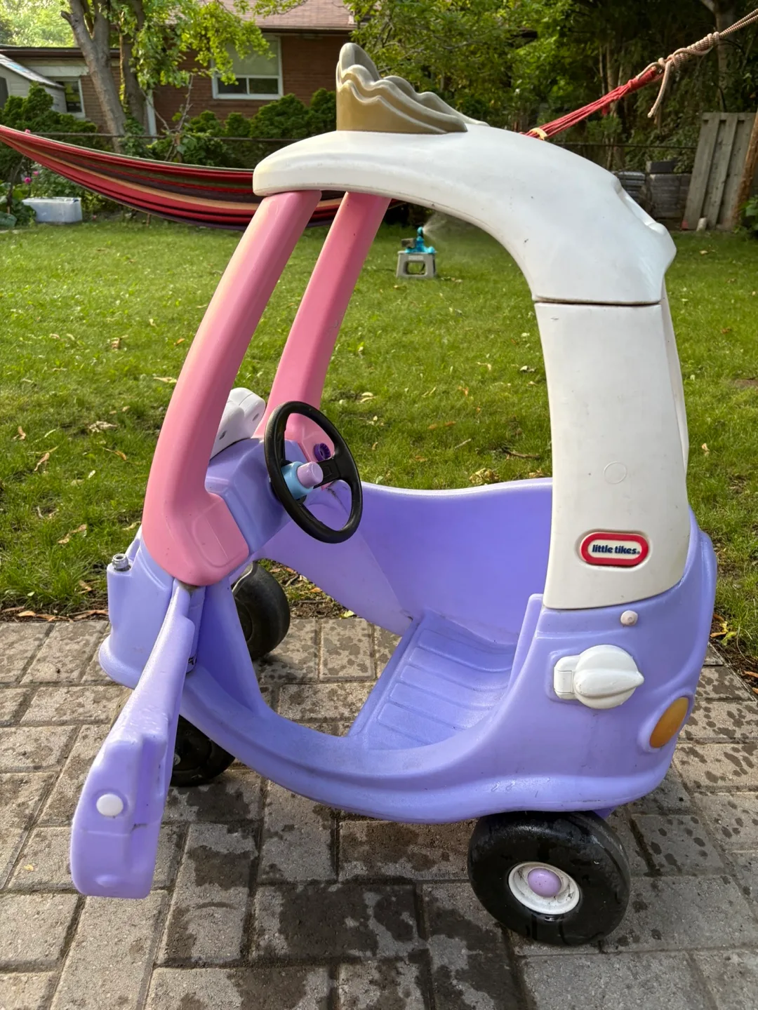 Little Tikes Cozy Coupe - Purple & Pink image indicator(5)