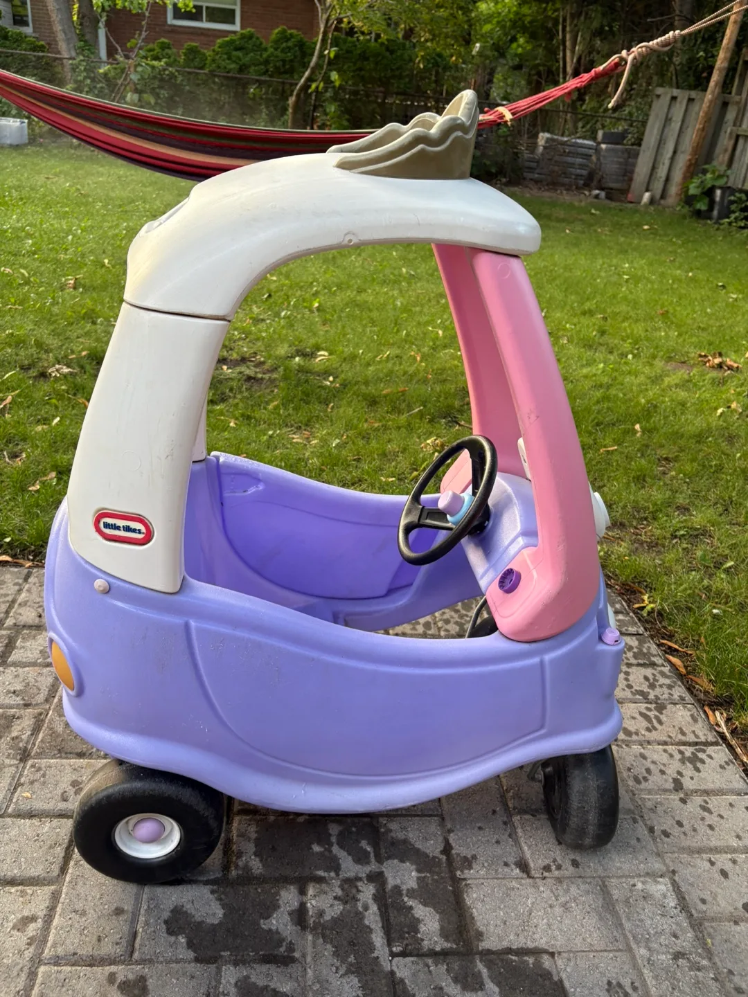 Little Tikes Cozy Coupe - Purple & Pink image indicator(3)