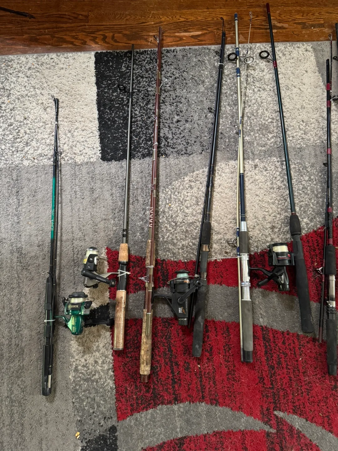Various fishing poles/reels thumbnail