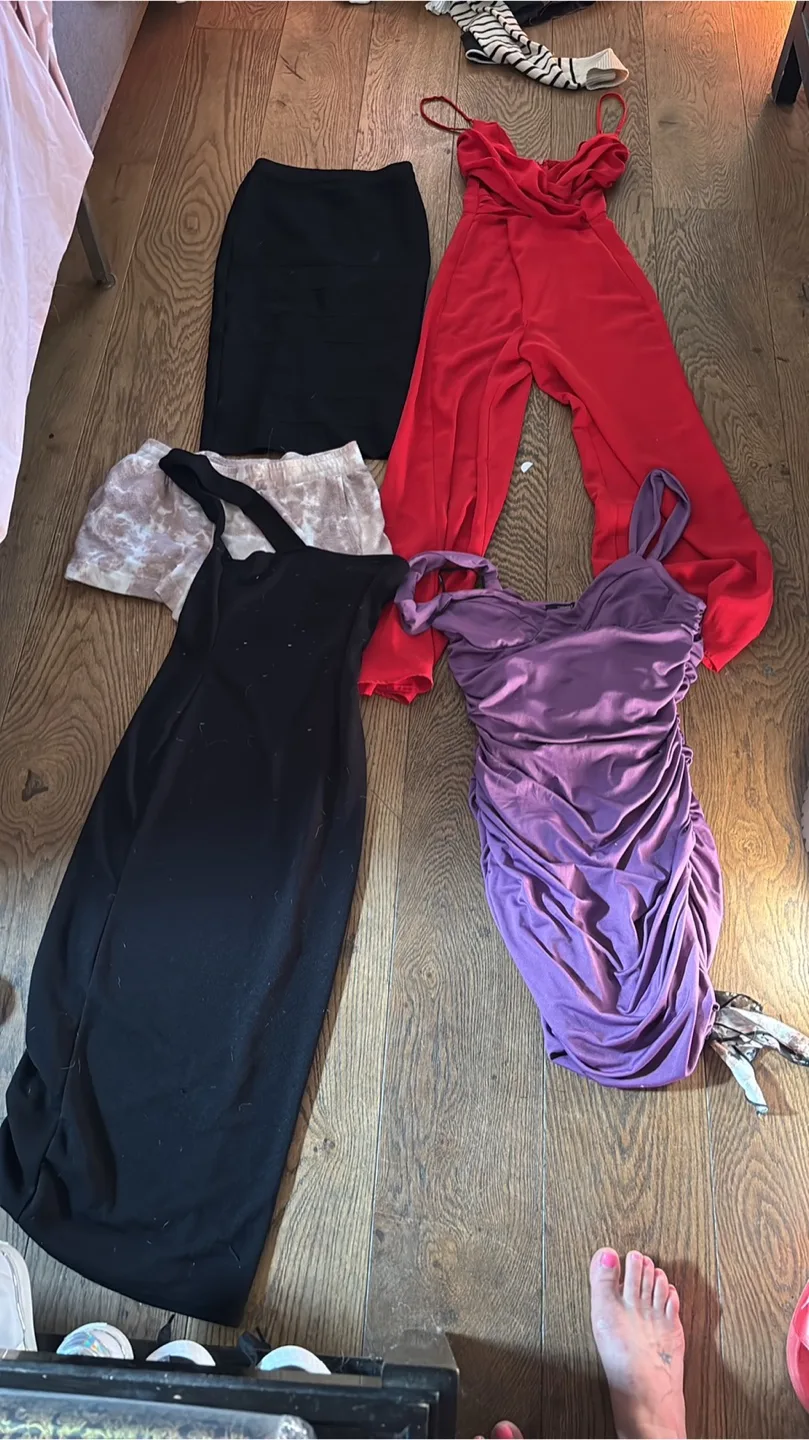 Assorted Women's Clothing Bundle thumbnail