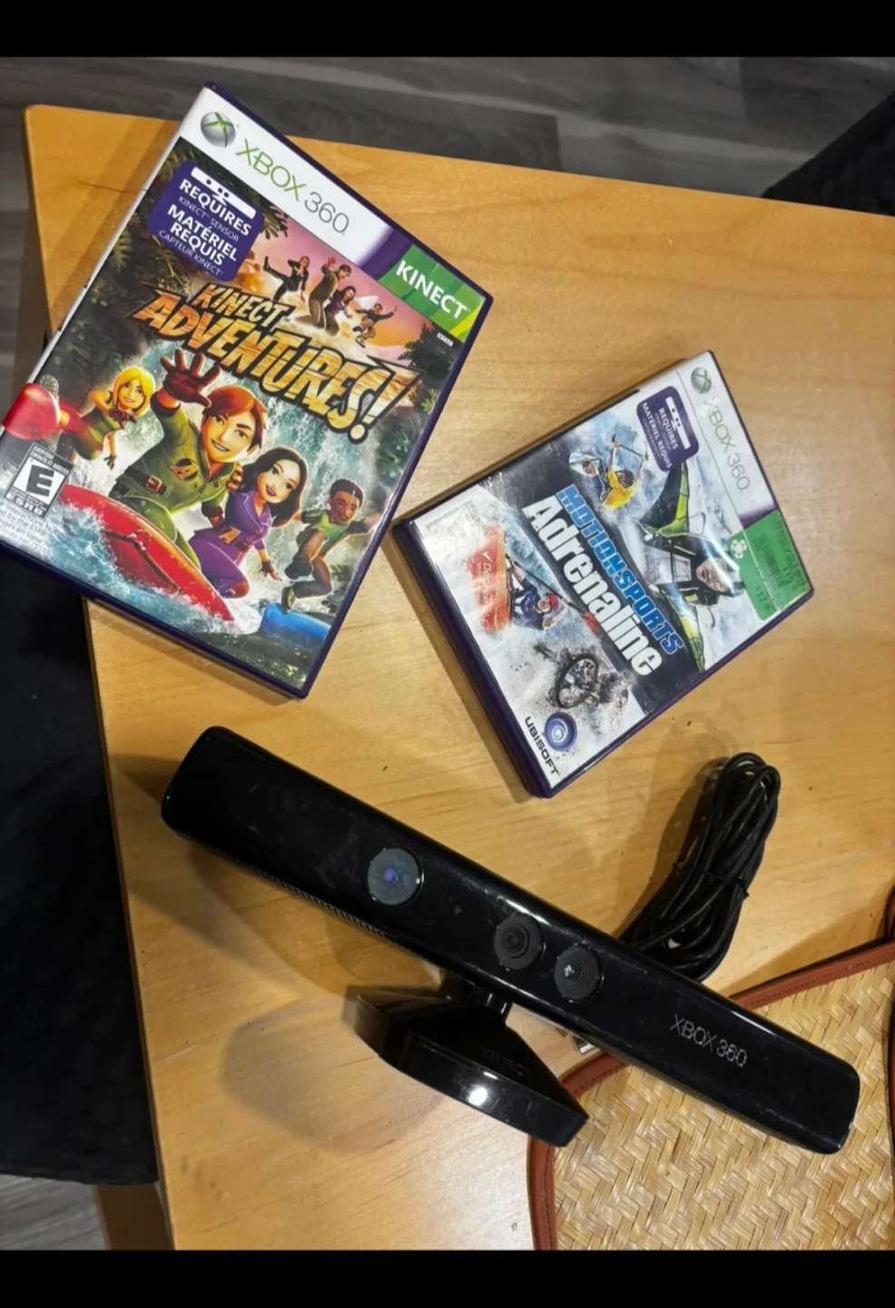 Xbox 360 Kinect with Games thumbnail