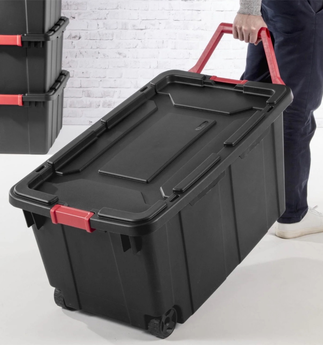 Brand new Sterilite 151L Black Wheeled Industrial Tote, 151L - photo 4