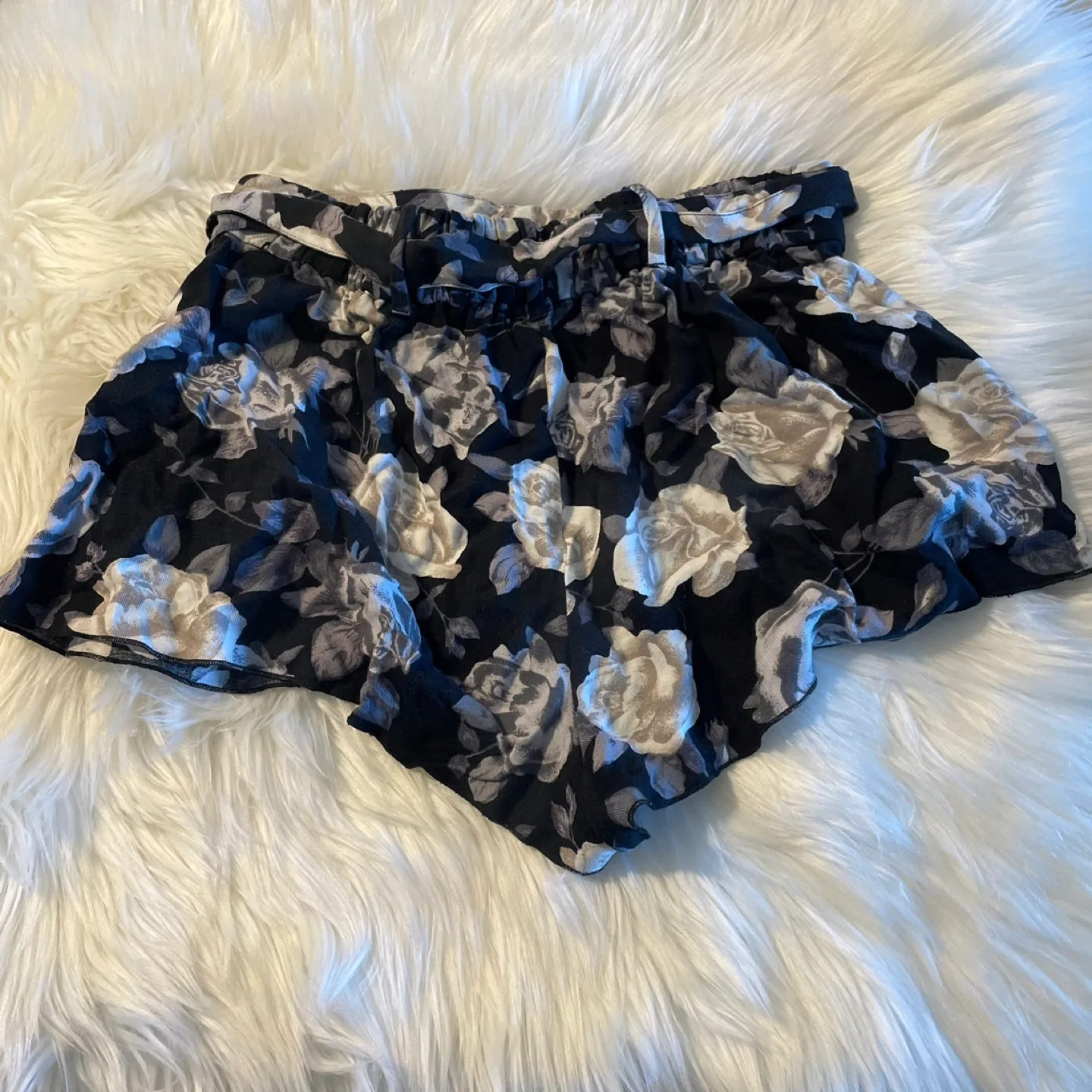 Talula Floral Shorts - Size 00 image indicator(5)