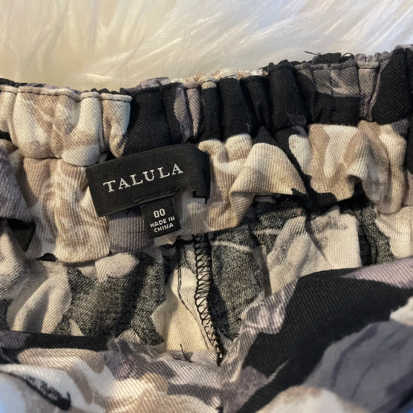 Talula Floral Shorts - Size 00 image indicator(4)