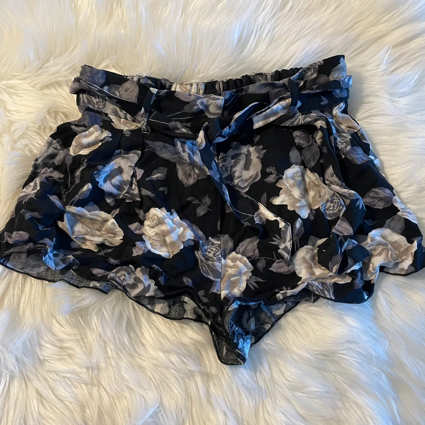Talula Floral Shorts - Size 00 thumbnail