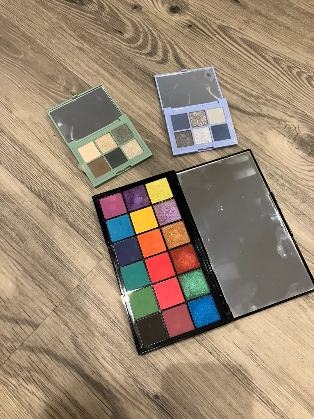 Eyeshadow Palettes image indicator(6)