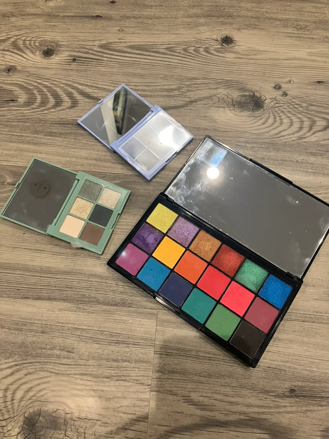 Eyeshadow Palettes image indicator(5)