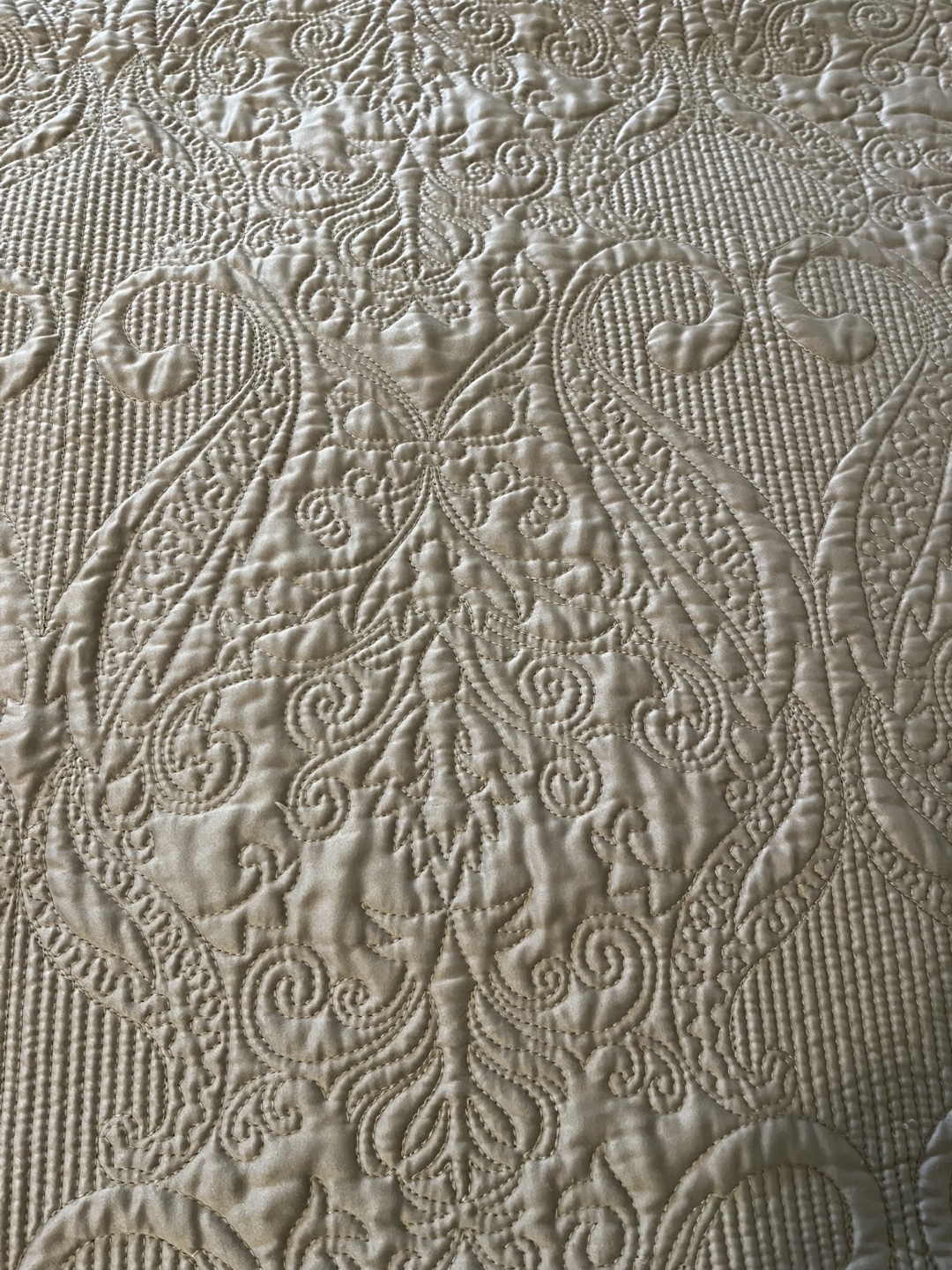 Beige Twin-size Quilted Bedspread - photo 2
