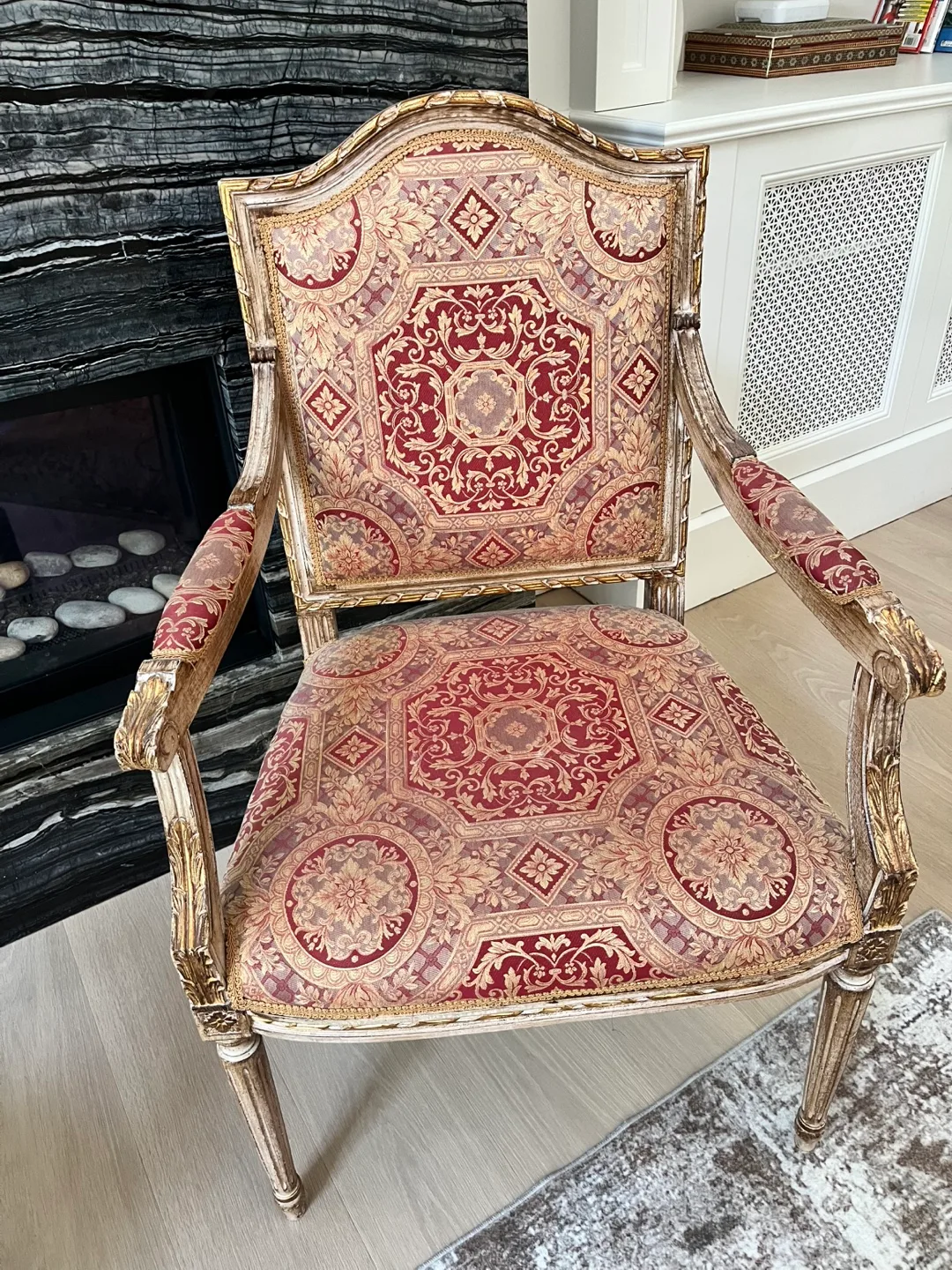 Antique Style Accent Chair - Red & Gold image indicator(3)