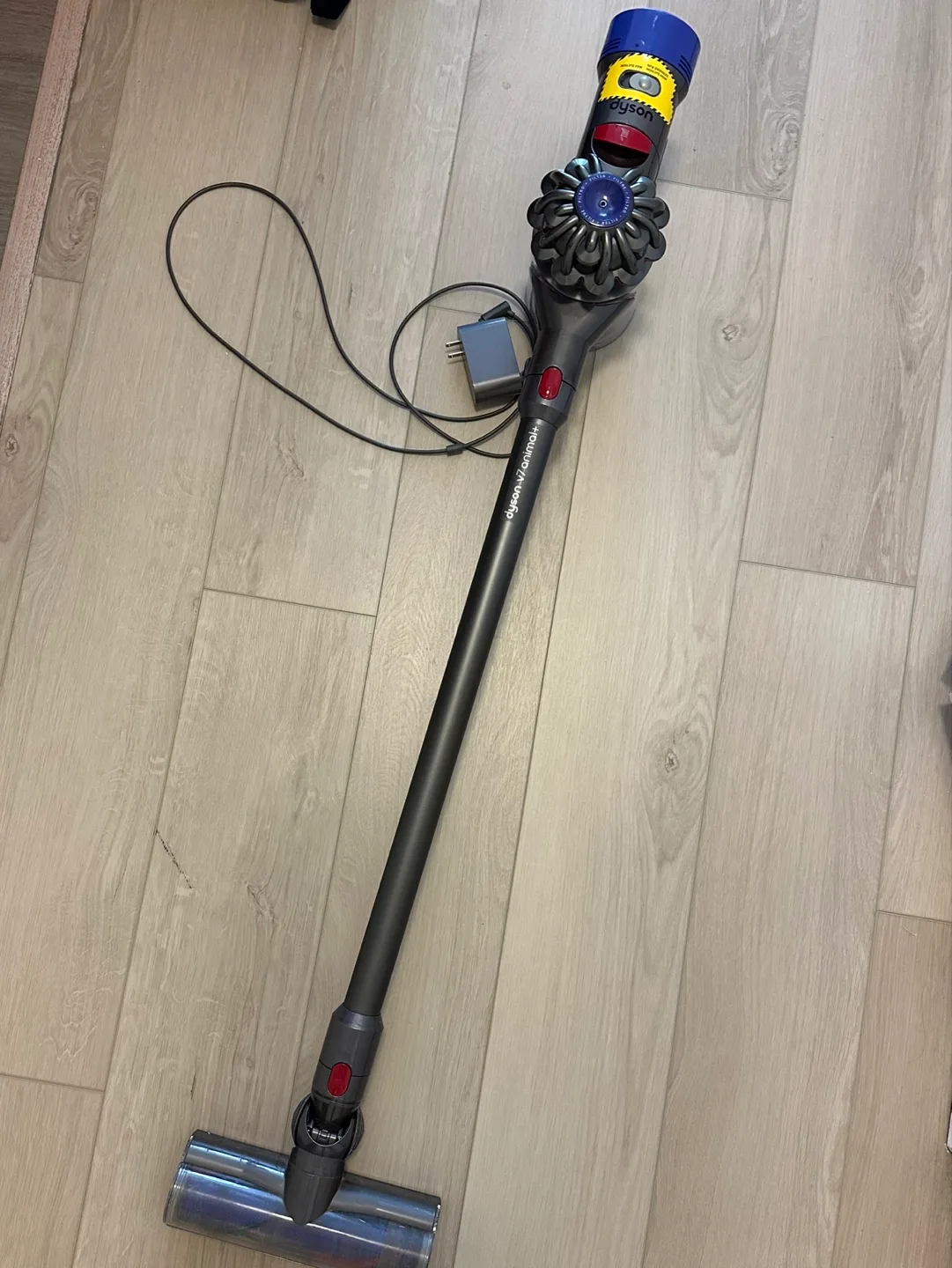 Dyson V7 Animal+ Cordless Vacuum thumbnail