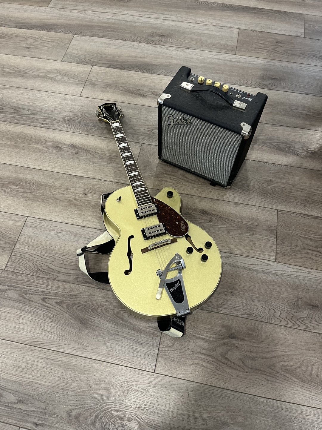 Gretsch Electric Guitar - photo 2