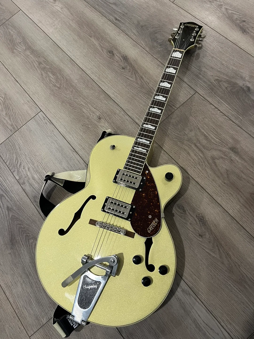 Gretsch Electric Guitar thumbnail
