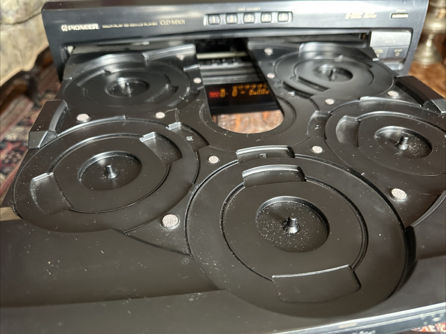 Pioneer CLD-M301 Multi-Play CD/LD Player - photo 4