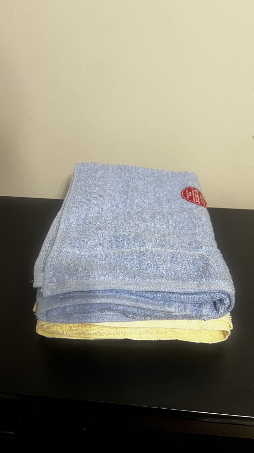 2 Bath Towels: Blue & Yellow - photo 2