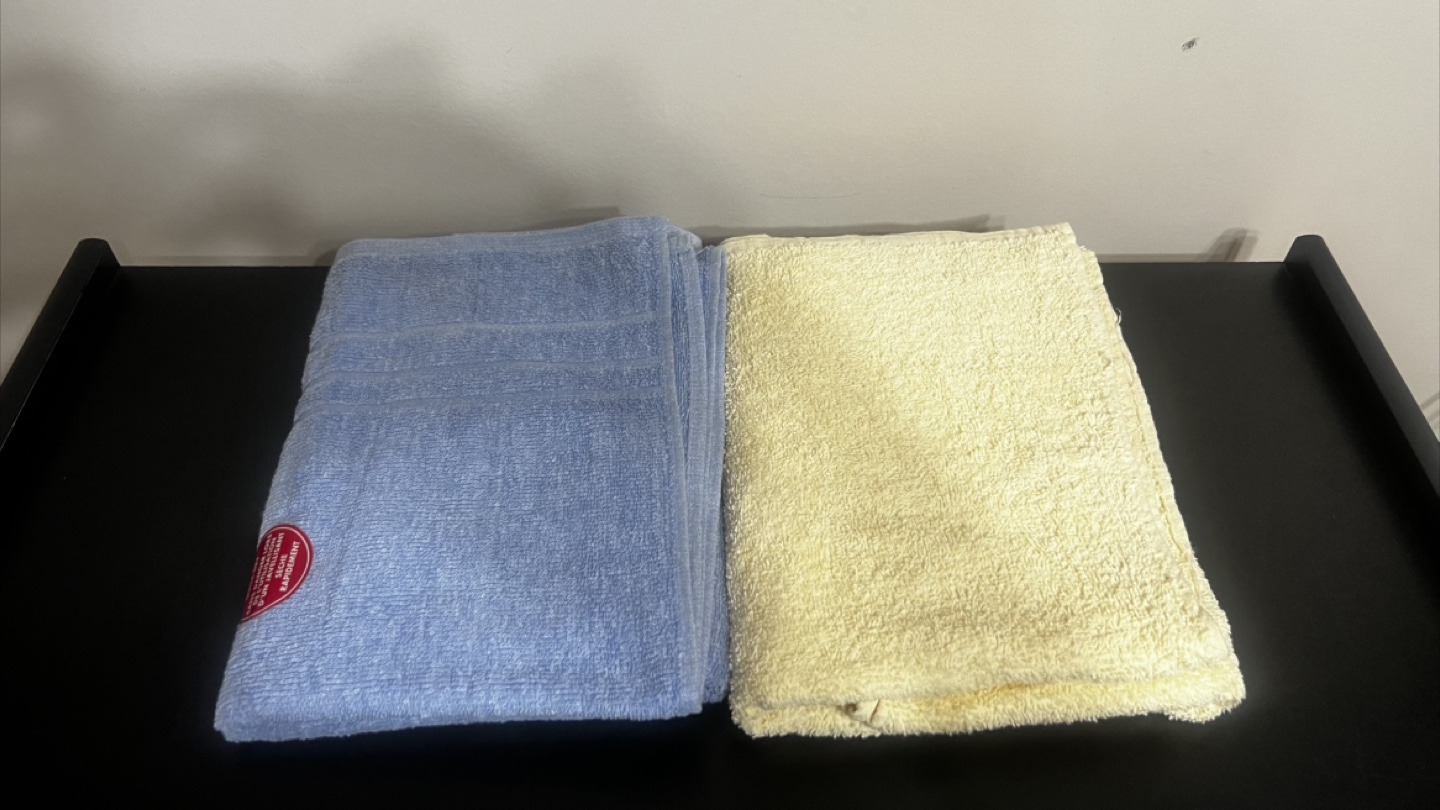 2 Bath Towels: Blue & Yellow - photo 4