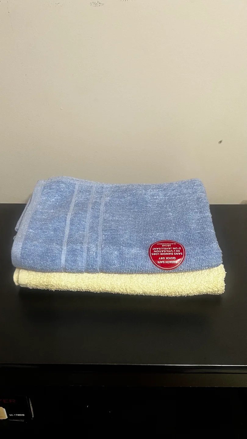 2 Bath Towels: Blue & Yellow thumbnail