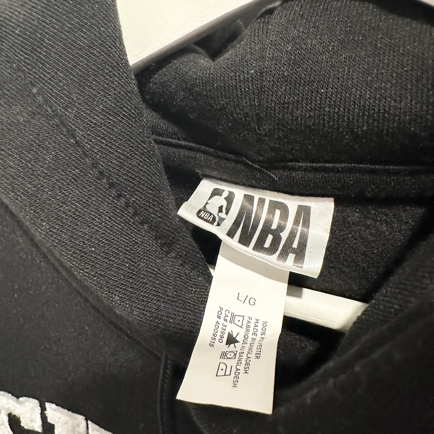 Authentic NBA Chicago Bulls Black Hoodie - Size L/G image indicator(3)