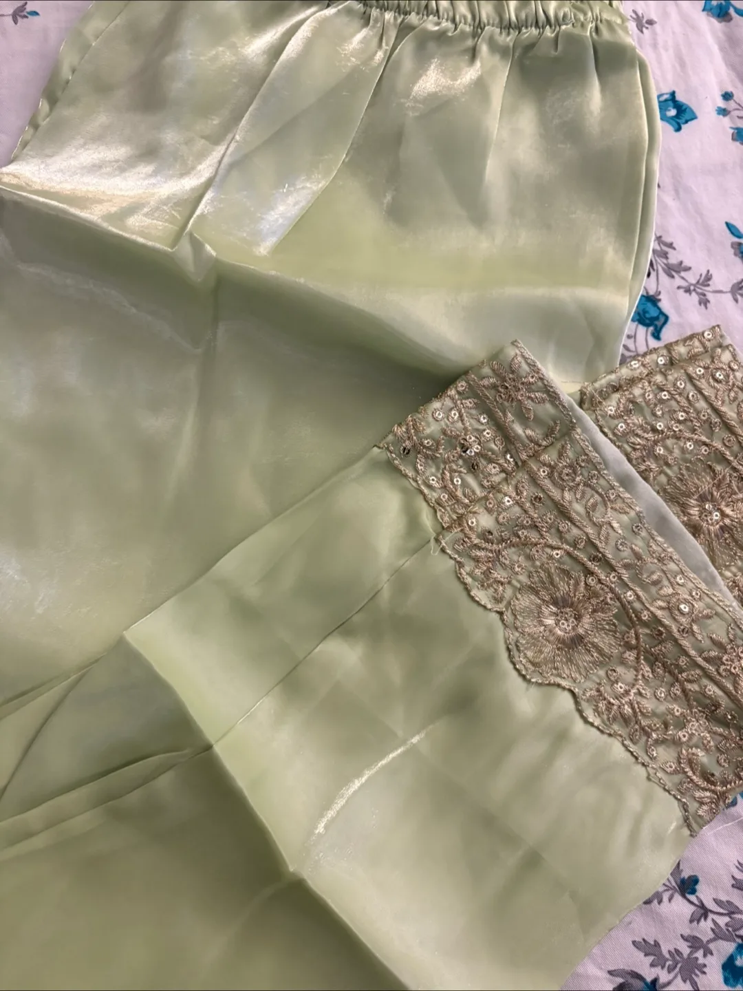 Purple & Green Salwar Kameez embroidery image indicator(2)