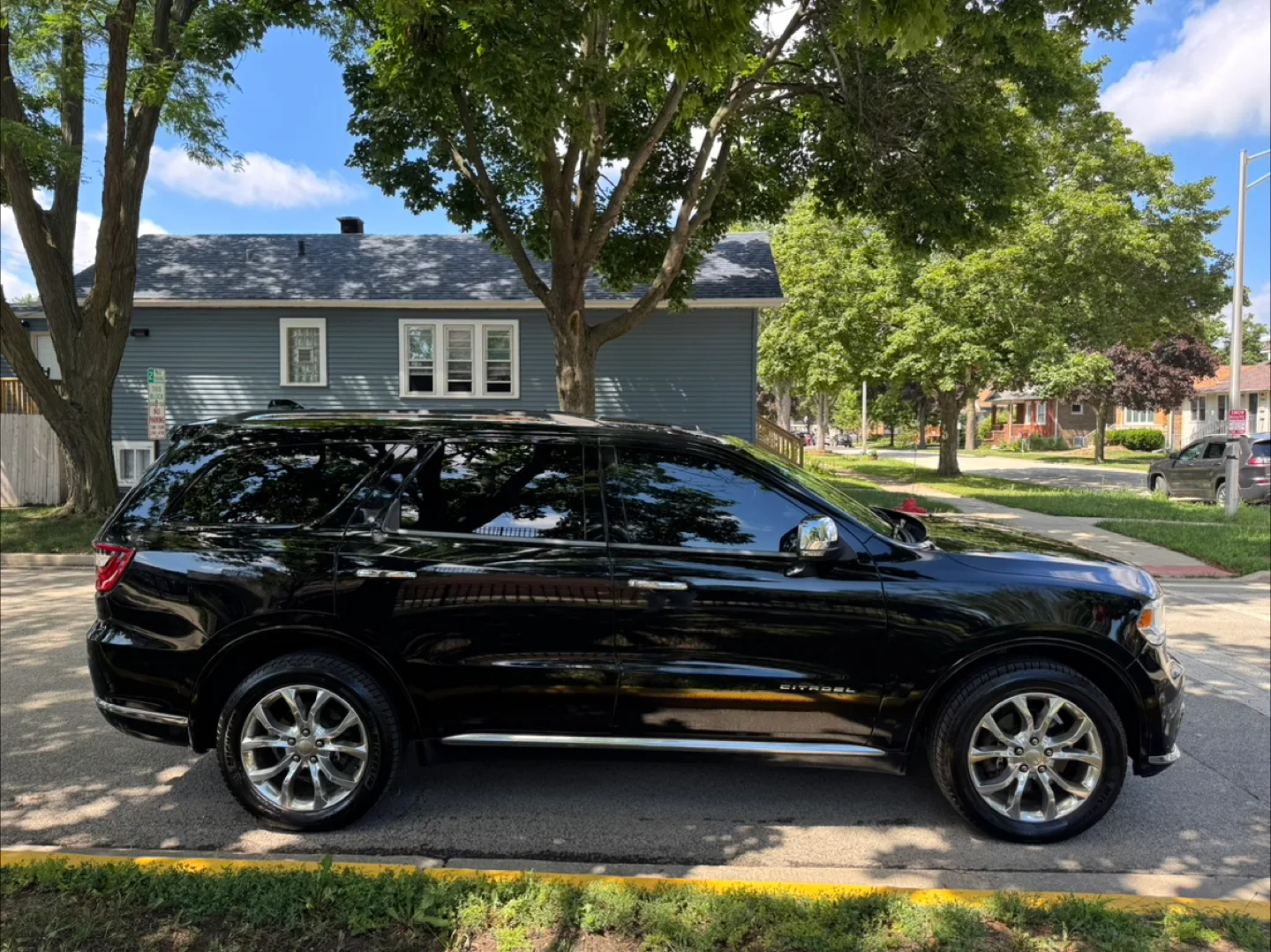 2017 Dodge Durango · Citadel Sport Utility 4D image indicator(2)