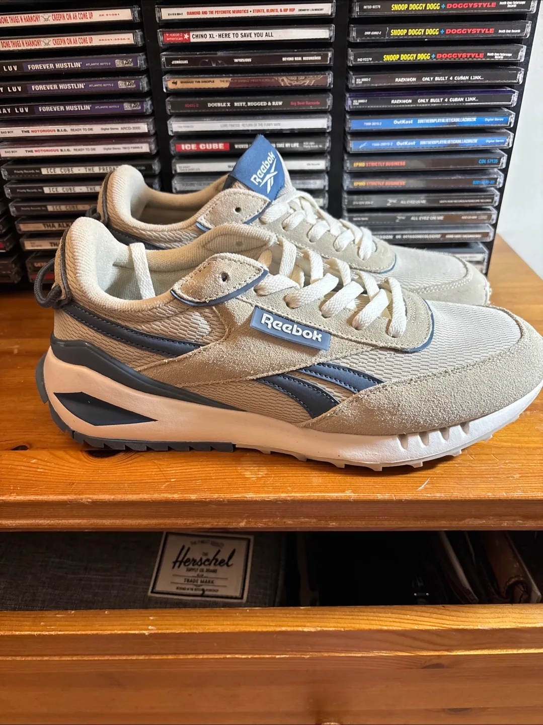 Reebok Retro Running Shoes - Size 9.5 thumbnail