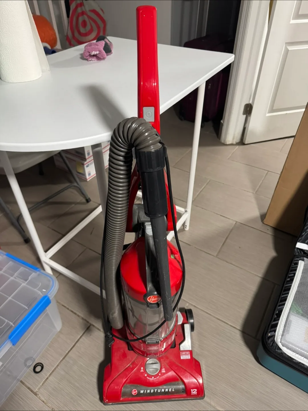 Hoover WindTunnel Vacuum Cleaner thumbnail