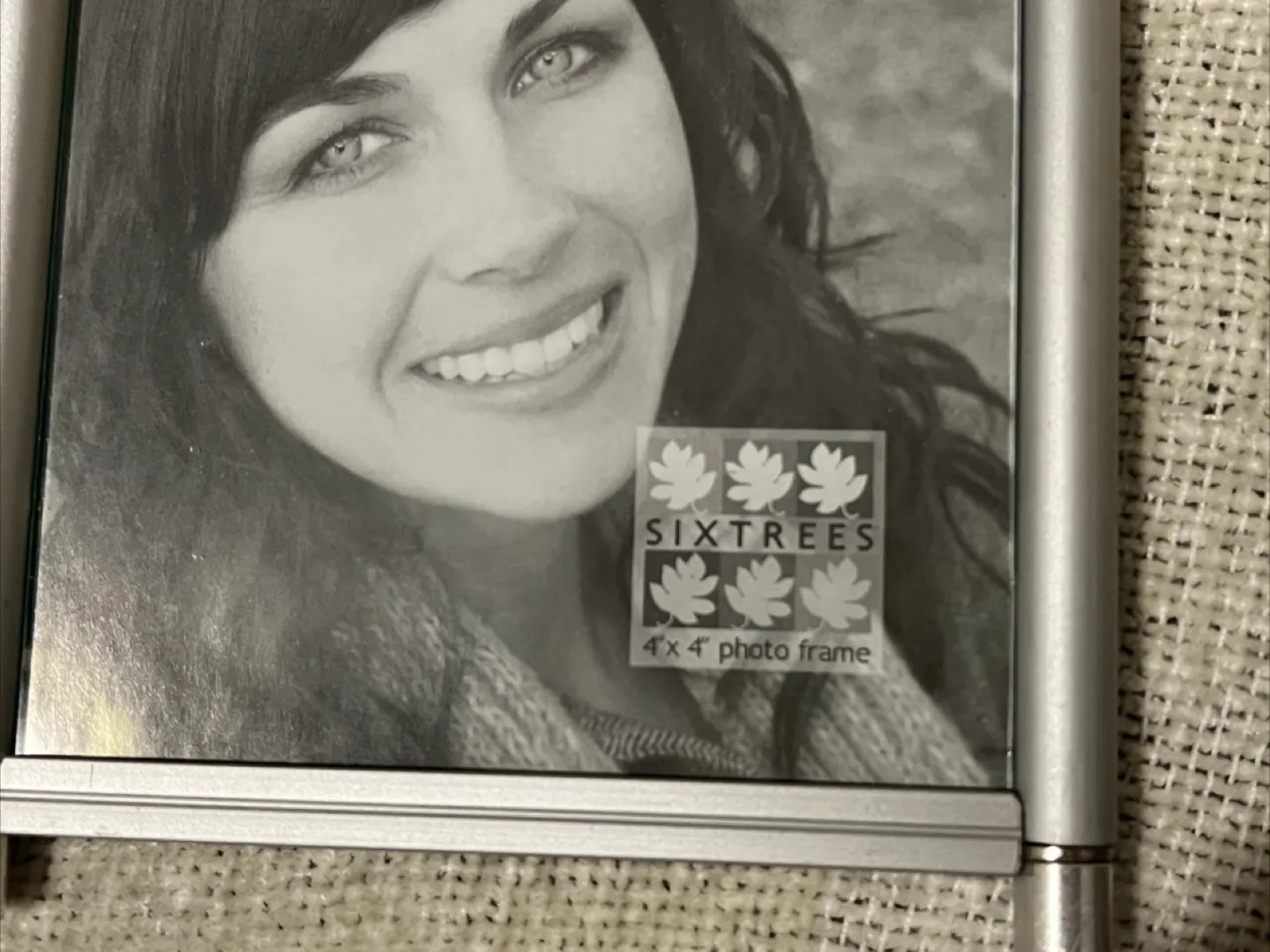 SIX TREES 4"x4" & 4” x 6” Photo Frame image indicator(4)