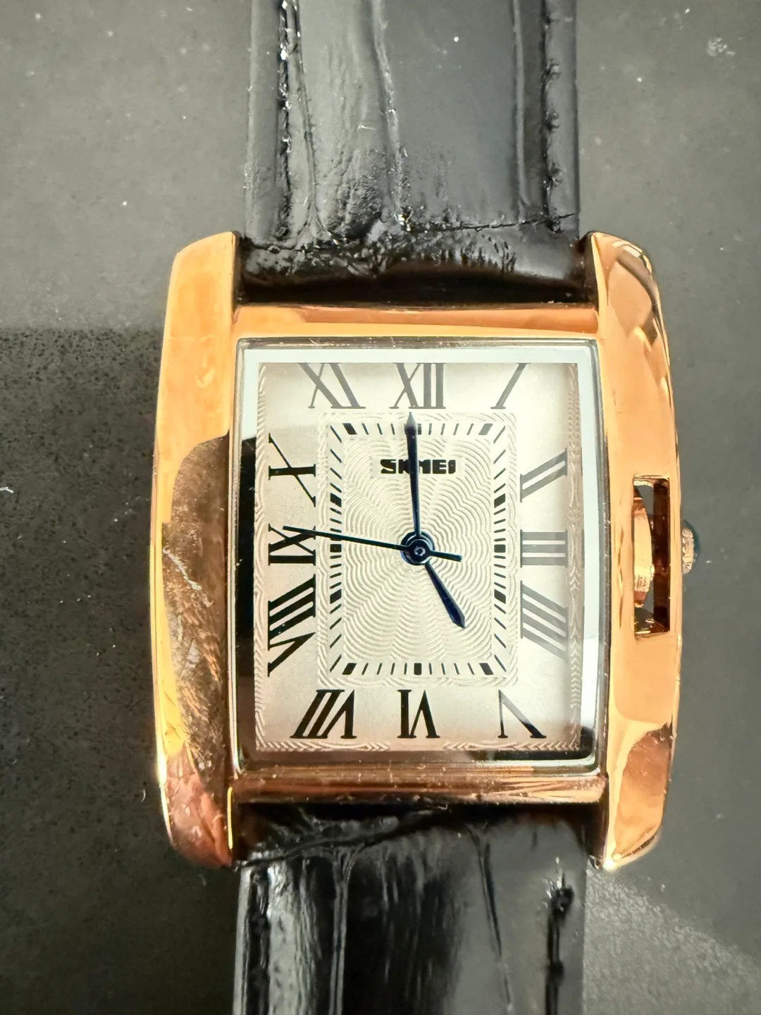 SKMEI Gold & Black Watch thumbnail