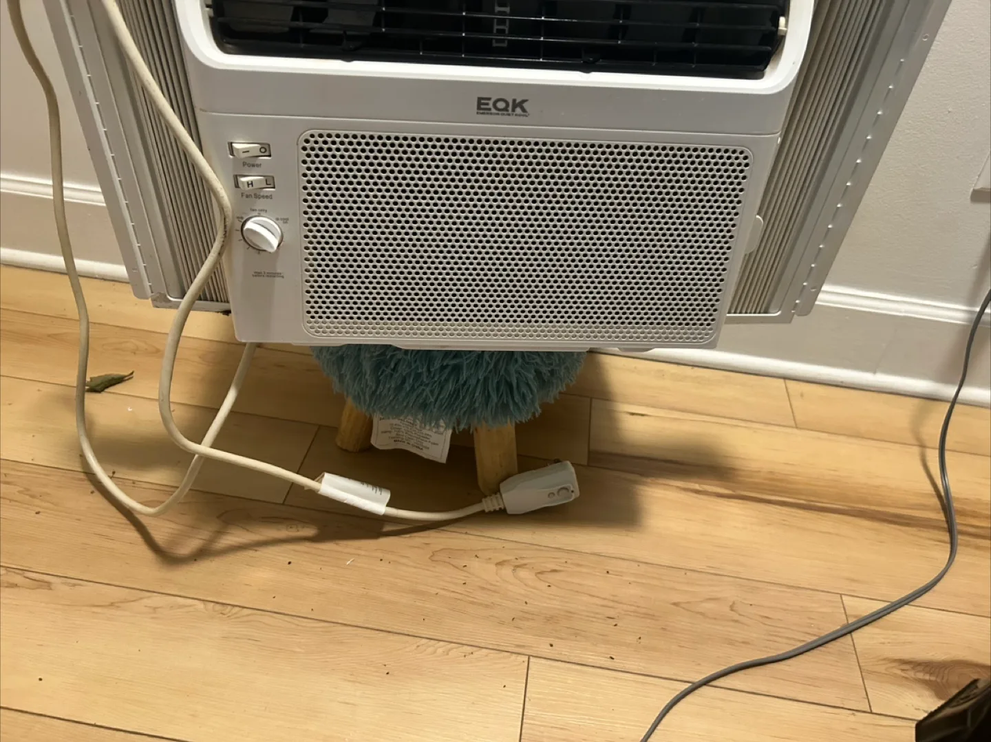 EQK Window Air Conditioner thumbnail