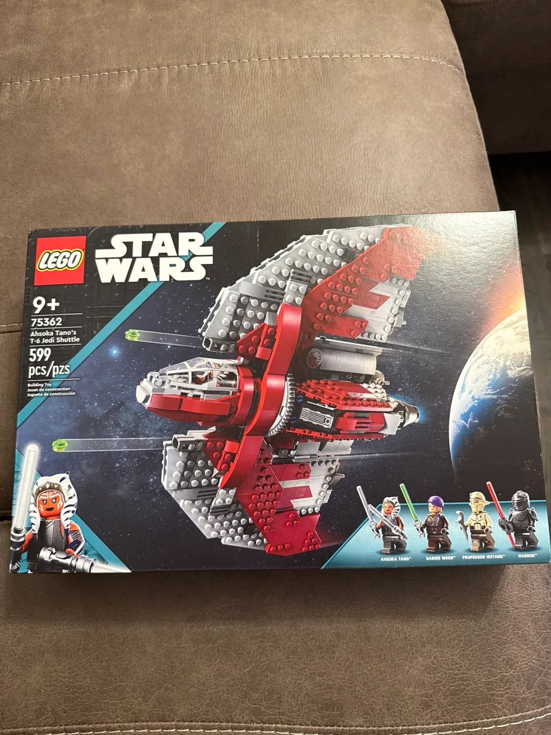 LEGO Star Wars Ahsoka Tano's T-6 Jedi Shuttle 75362 thumbnail