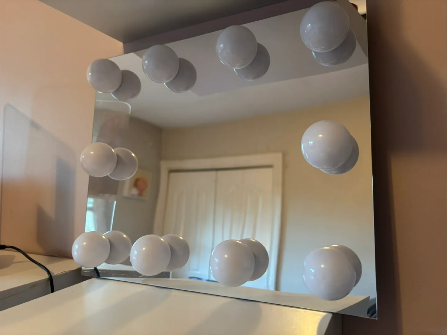 Hollywood Style Vanity Mirror with Lights thumbnail