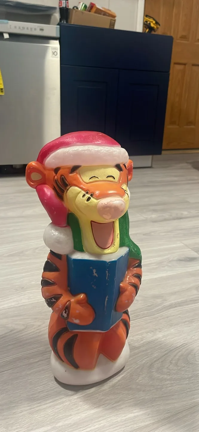 Vintage Tigger Christmas Blow Mold check more pict thumbnail
