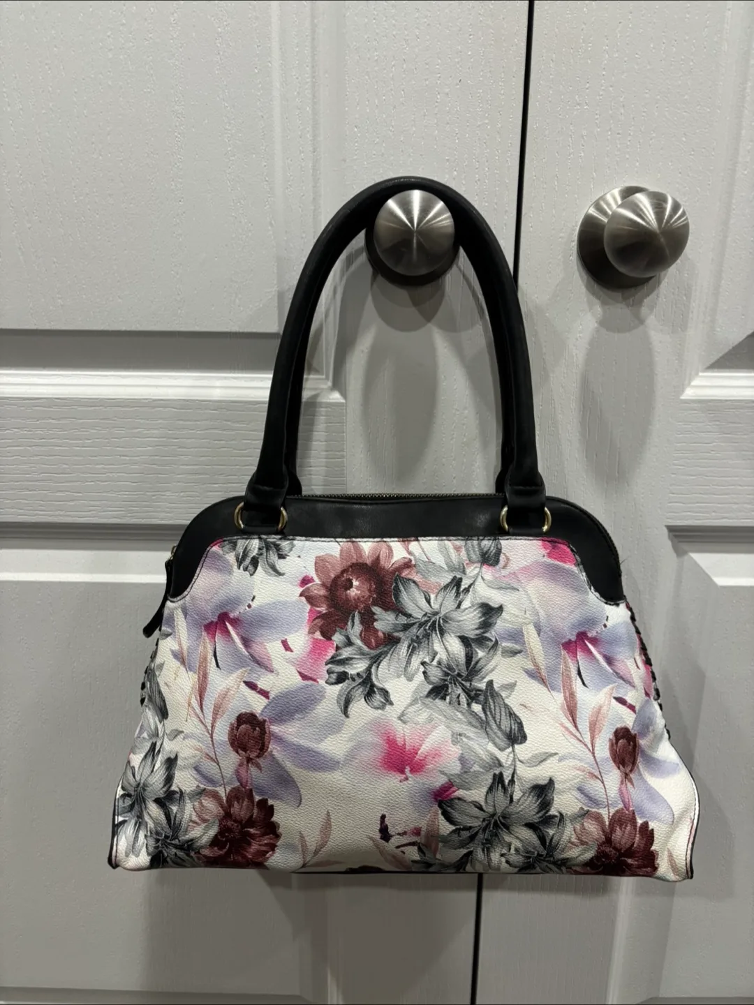 Floral Handbag with Black Handles thumbnail