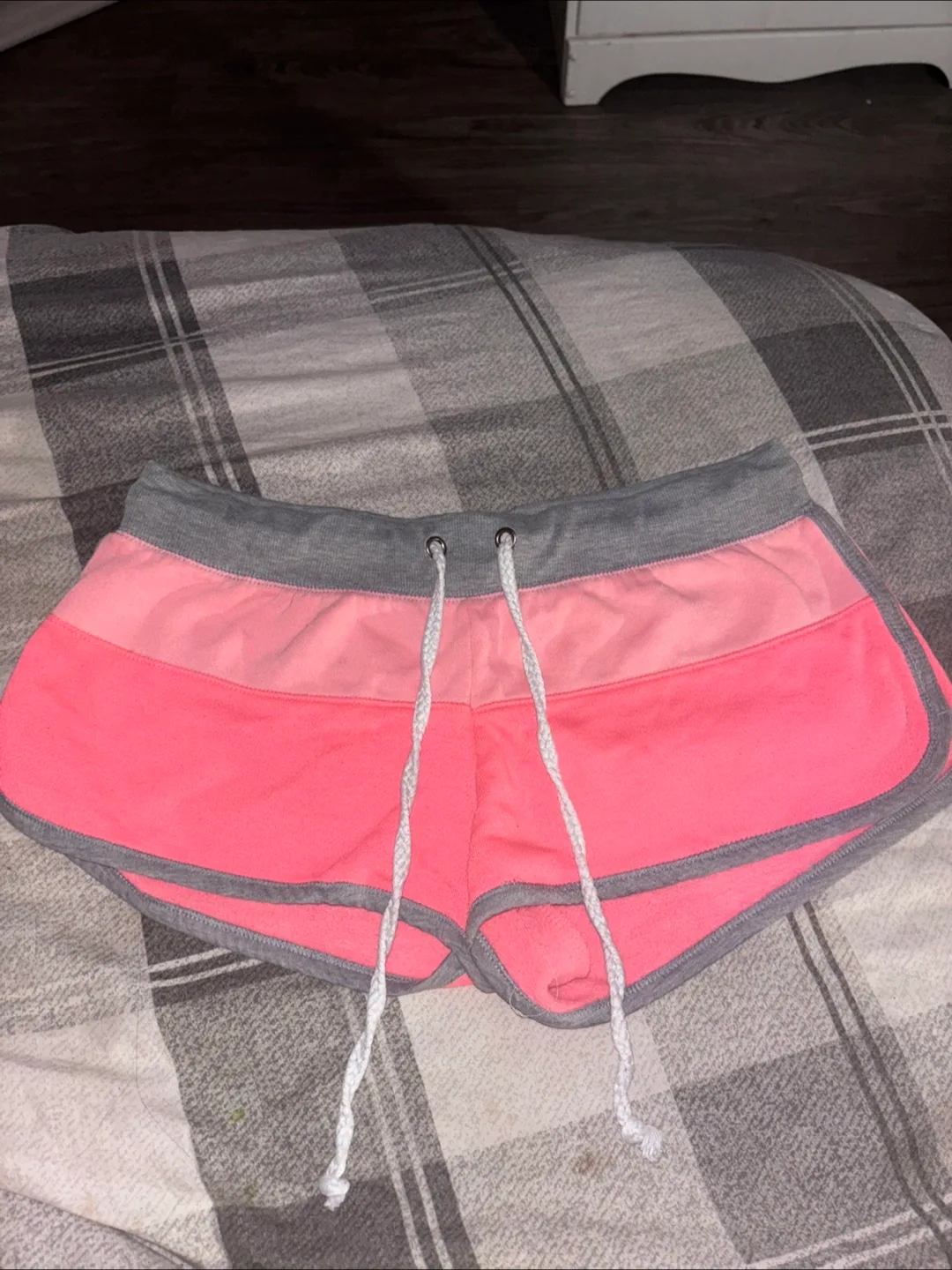 Vintage/2000s Ardene L/G Shorts - Pink & Grey thumbnail