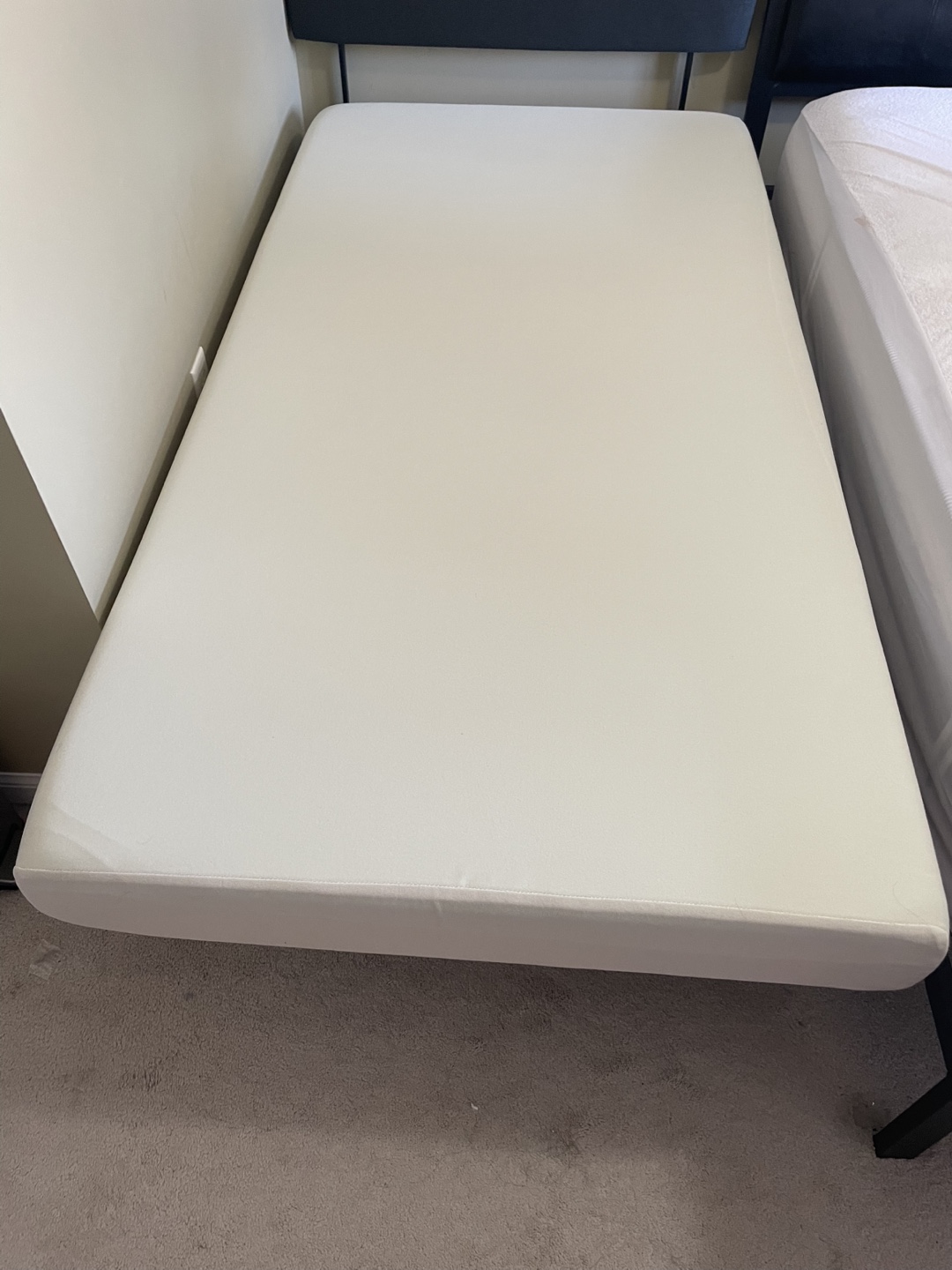 Twin foam Mattress - Great Condition!