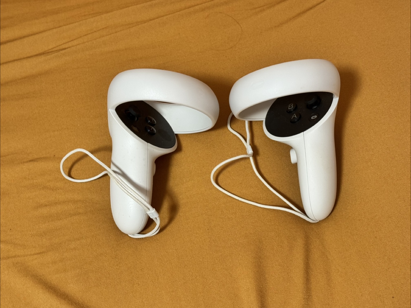 Oculus Quest 2 (128GB) - Great Condition - photo 3