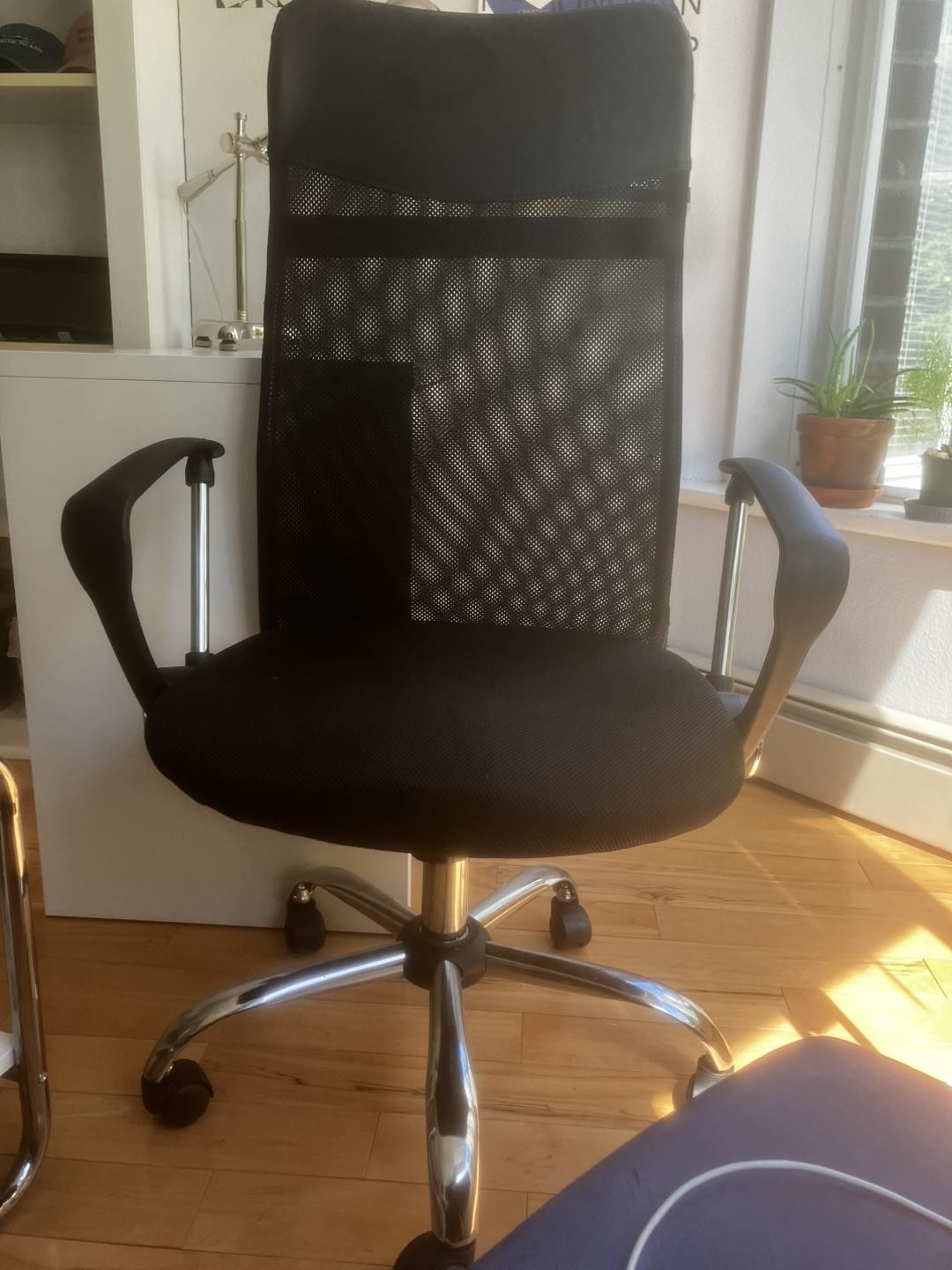 HOMCOM Black Mesh Adjustable swivel ergonomic office Chair – $20 - photo 2