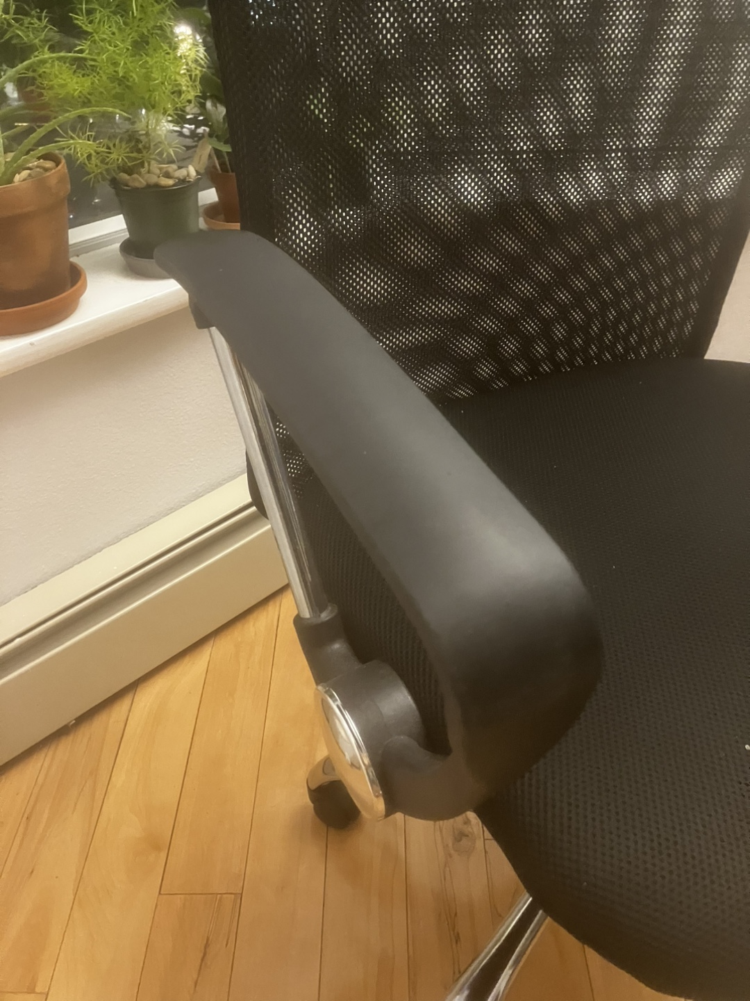 HOMCOM Black Mesh Adjustable swivel ergonomic office Chair – $20 - photo 5
