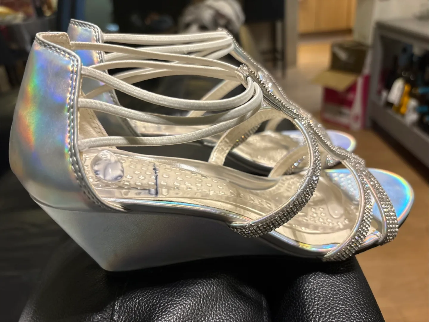 Wedding Silver Rhinestone Sandals Size 8.5 image indicator(2)