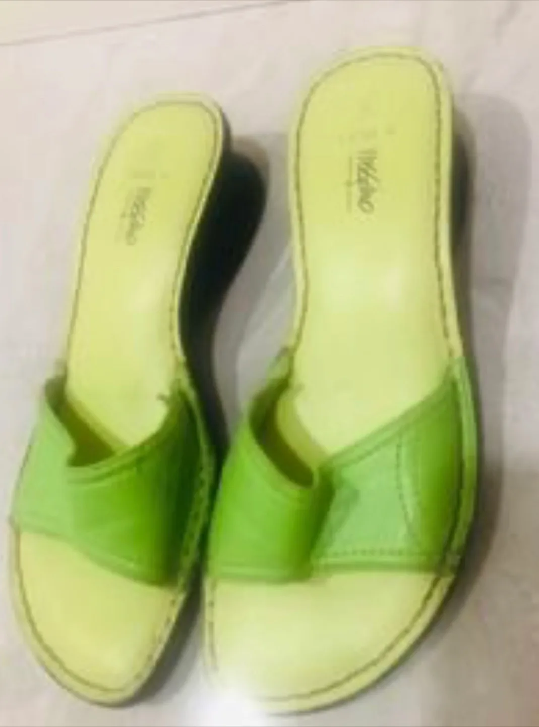 🇨🇦 🍁 Mossimo Green Leather Slide Sandals image indicator(2)