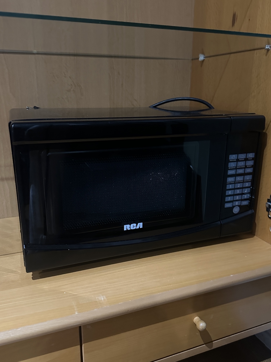 RCA Microwave 0.7 cu. ft,Spice rack,bag holder - photo 3