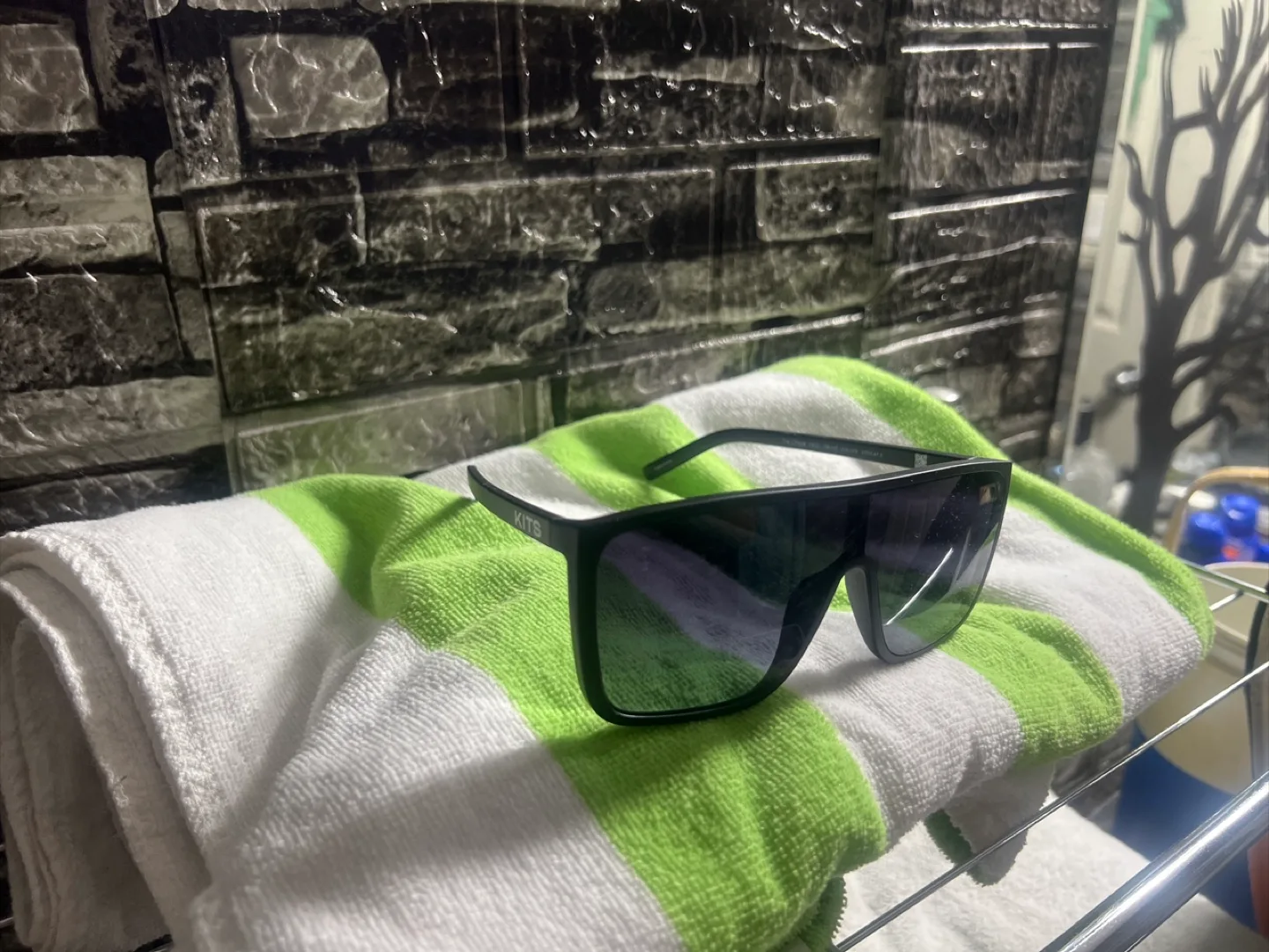 Kits Eyewear Sunglasses - Black🇨🇦 image indicator(4)