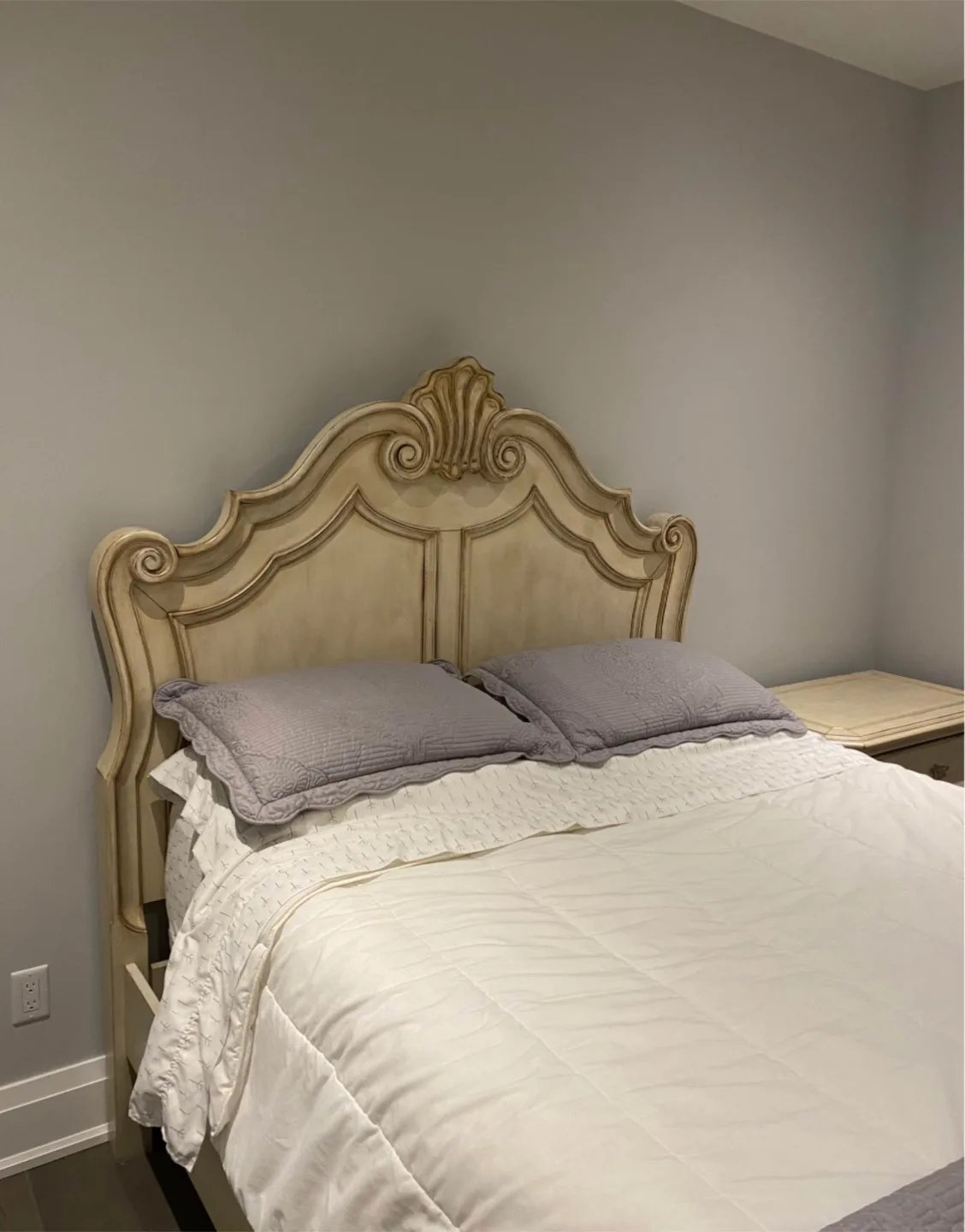 Universal Furniture Bedroom Set thumbnail