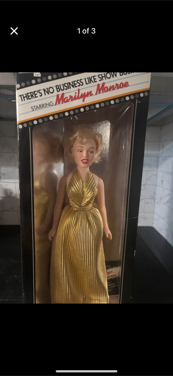 Marilyn Monroe Doll 1982 thumbnail