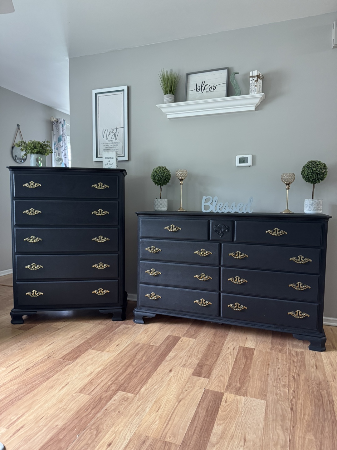✨🖤💛Gorgeous solid wood dresser set💛🖤✨