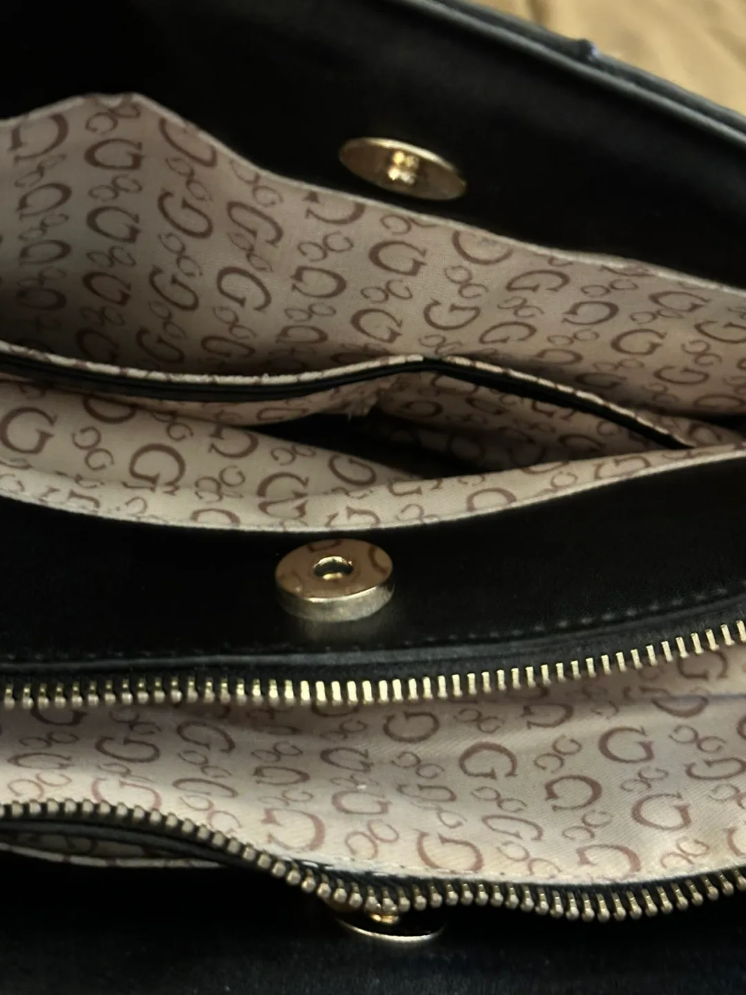 Guess Black Handbag image indicator(5)